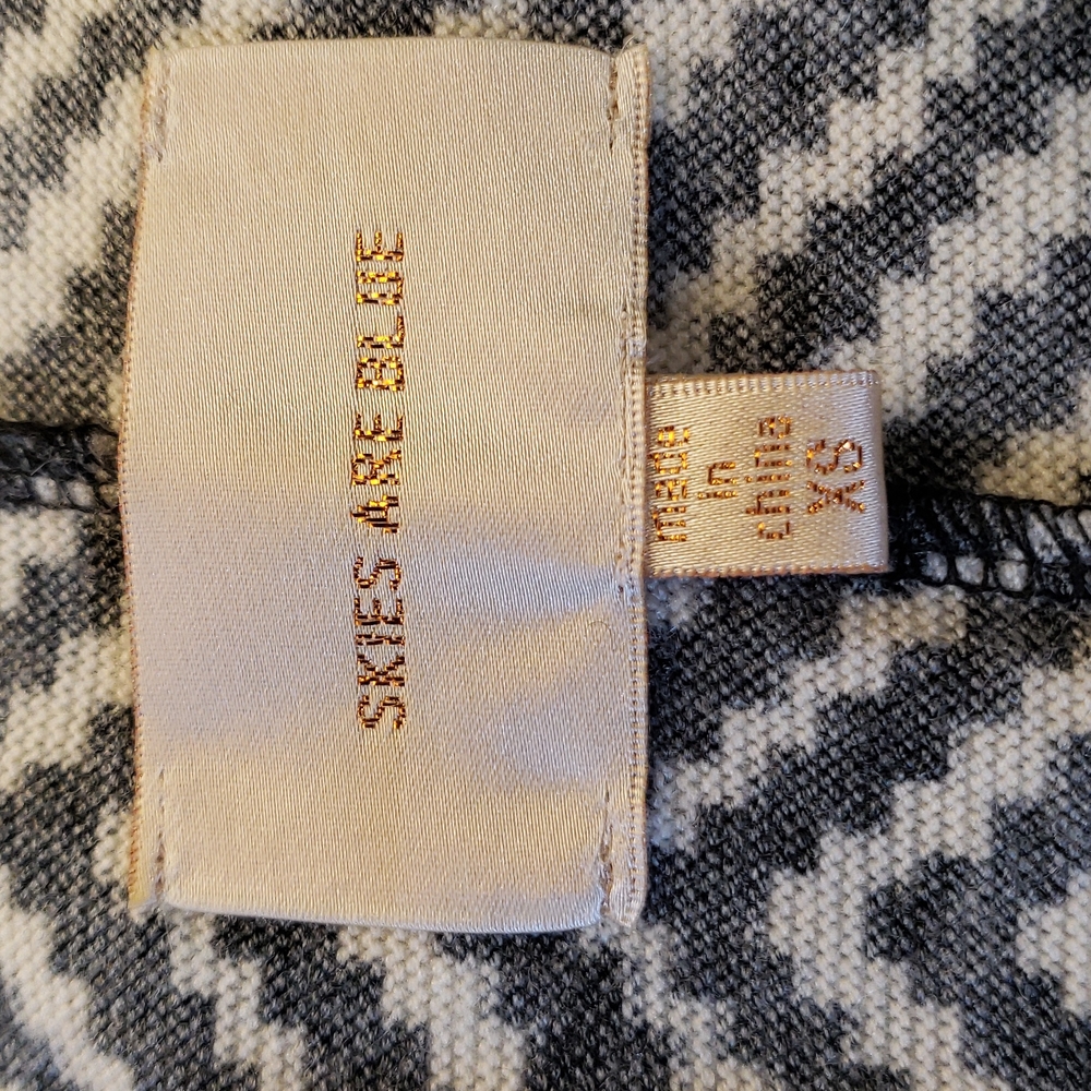 NWOT skies are blue size XS oversized black-and-white  cardigan. F40 - Picture 7 of 9
